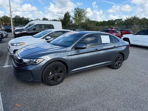 Used 2023 Volkswagen Jetta SE w/ Panoramic Sunroof Package FWD image 8