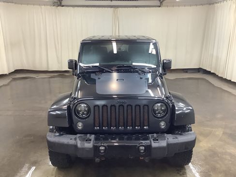 Used 2014 Jeep Wrangler Unlimited Sahara AWD/4WD image 3