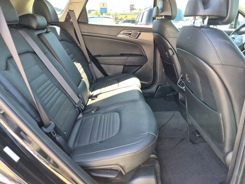 Certified 2025 Kia Sportage SX FWD image 29