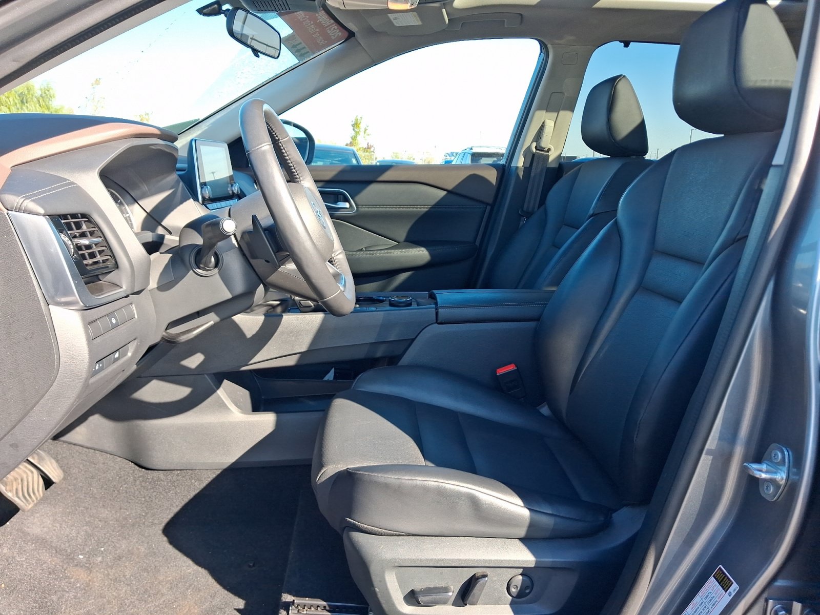 Used 2021 Nissan Rogue SV w/ Premium Package AWD/4WD image 5