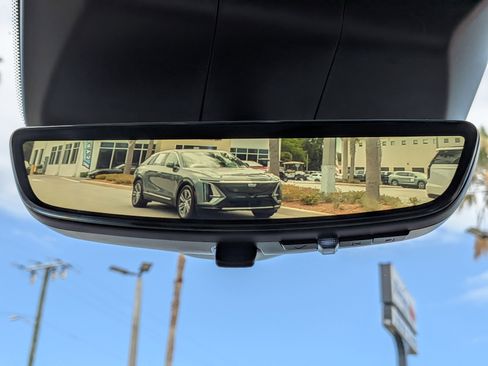 Certified 2023 Cadillac Escalade ESV Sport Platinum AWD/4WD image 32