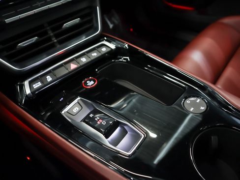 Used 2024 Audi RS e-tron GT w/ Carbon Performance Package AWD/4WD image 20