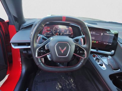 Used 2022 Chevrolet Corvette Stingray Coupe w/ Z51 Performance Package image 15