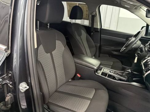 Certified 2023 Kia Sorento LX AWD/4WD image 19