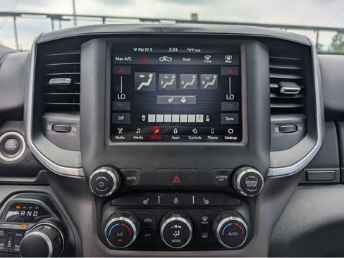 Used 2020 RAM 1500 Big Horn AWD/4WD image 26