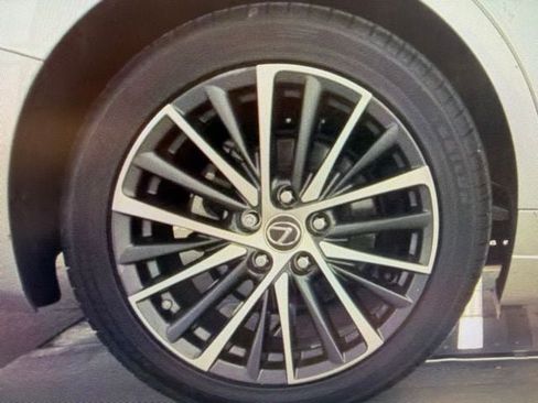 Used 2022 Lexus ES 300h w/ Premium Package FWD image 9
