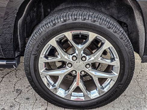 Used 2018 GMC Yukon XL Denali w/ Denali Ultimate Package AWD/4WD image 7