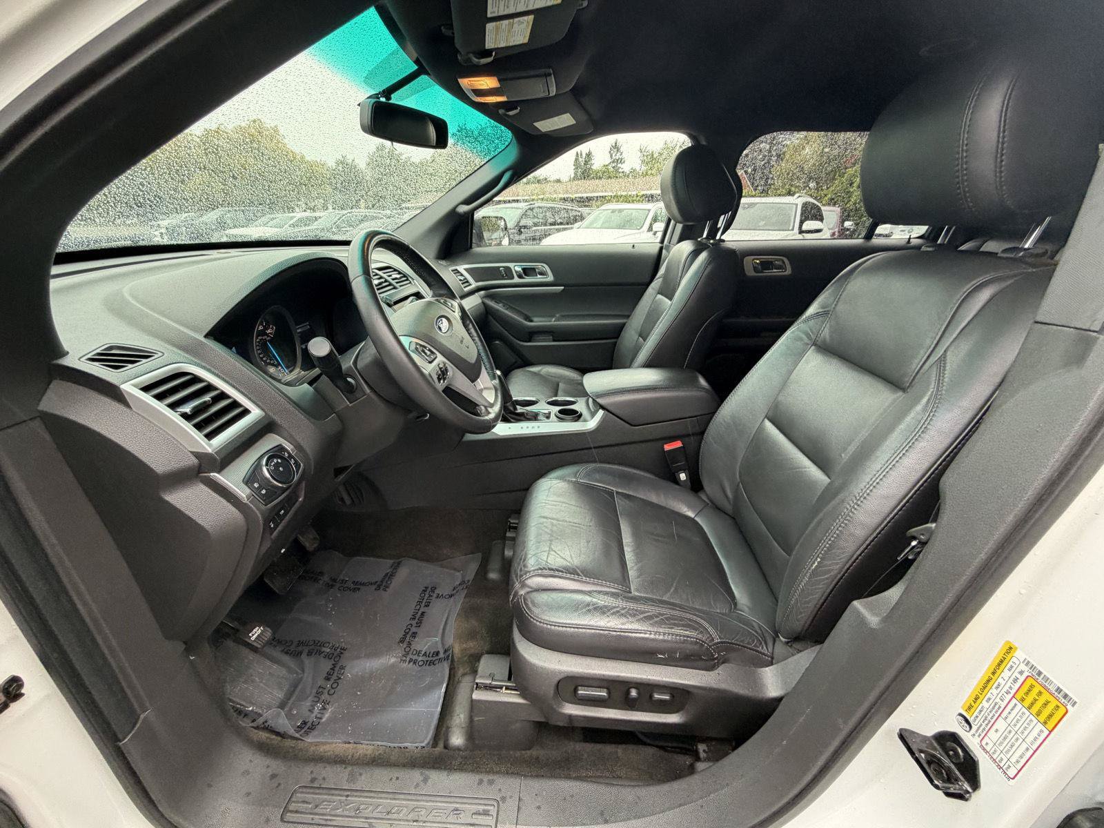Used 2014 Ford Explorer XLT w/ Equipment Group 202A FWD image 12
