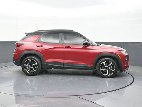 Used 2021 Chevrolet TrailBlazer RS w/ Technology Package FWD image 18