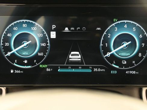 Used 2024 Hyundai Elantra Limited FWD image 28