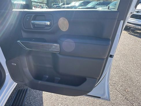 Certified 2022 Chevrolet Silverado 2500 LTZ w/ LTZ Plus Package image 17