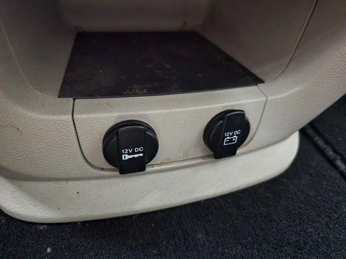 Used 2018 Dodge Grand Caravan SE FWD image 34