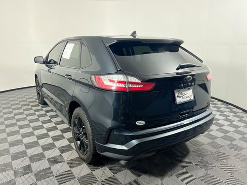 Used 2022 Ford Edge SE w/ Black Appearance Package image 6