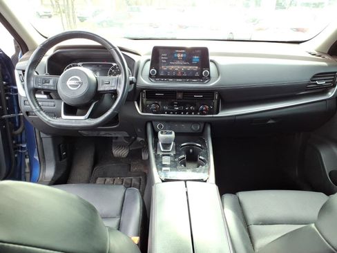 Used 2021 Nissan Rogue SV w/ Premium Package image 8