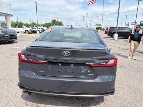 Used 2025 Toyota Camry SE FWD image 5