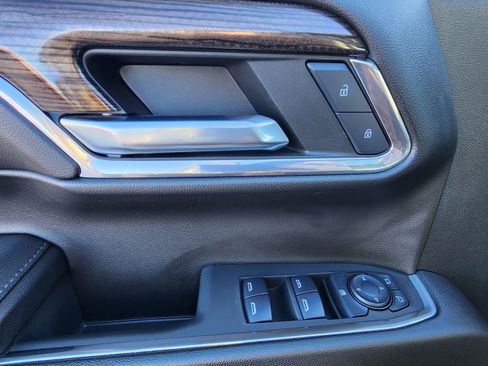 Used 2024 Chevrolet Silverado 1500 LT Trail Boss w/ LT Trail Boss Premium Package image 11