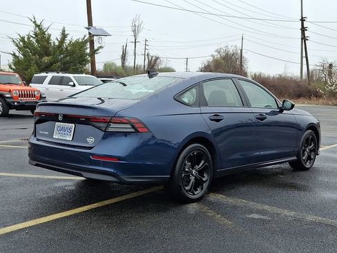 Certified 2025 Honda Accord SE image 6