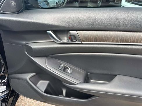 Used 2022 Honda Accord EX-L image 17