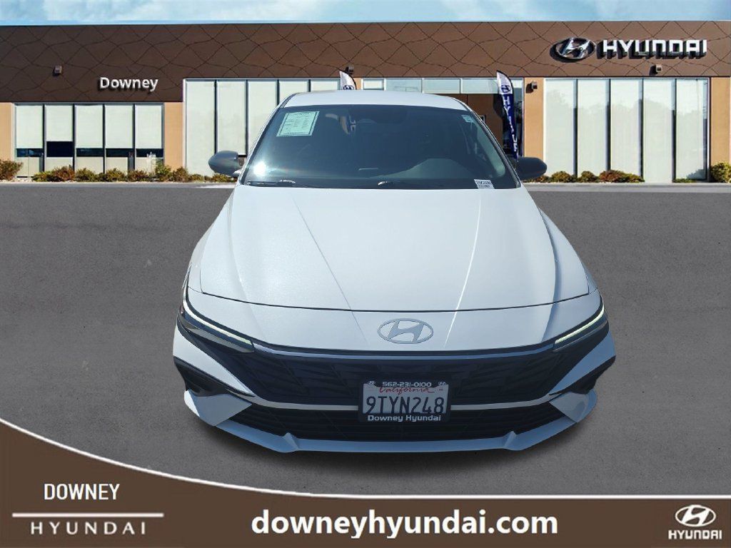 Used 2025 Hyundai Elantra Sport w/ Cargo Package FWD image 8