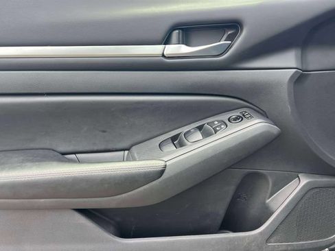 Certified 2022 Nissan Altima 2.5 SV FWD image 17