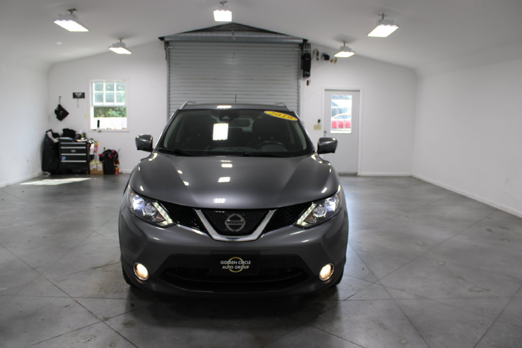 Used 2019 Nissan Rogue Sport SL w/ Premium Package FWD image 3
