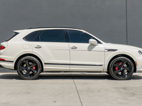 Used 2023 Bentley Bentayga AWD/4WD image 6
