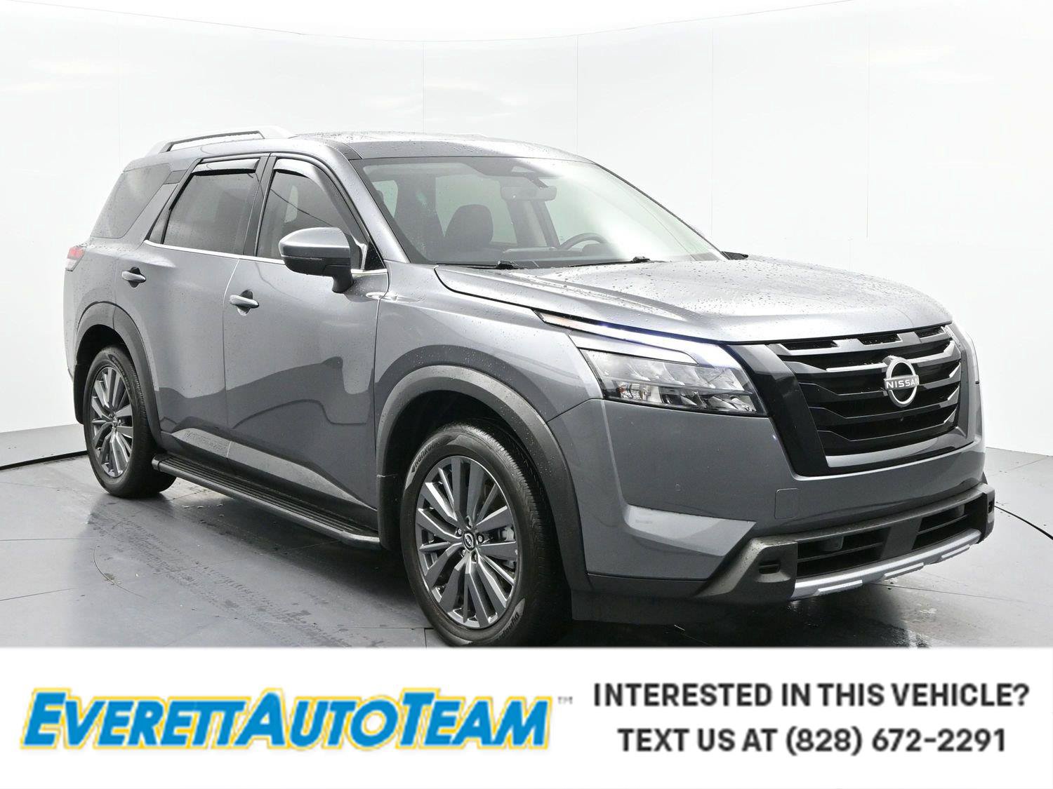 Used 2025 Nissan Pathfinder SL w/ SL Premium Package FWD image 1