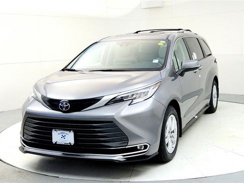 New 2026 Toyota Sienna Limited image 2