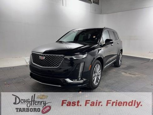 Used 2025 Cadillac XT6 Premium Luxury image 1