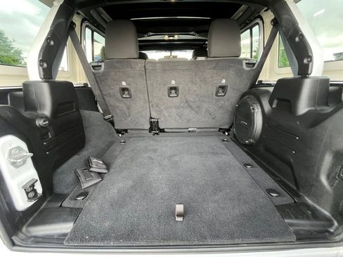 Used 2022 Jeep Wrangler Unlimited Sport w/ Sun And Sound Package AWD/4WD image 11