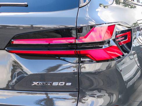 New 2026 BMW X5 xDrive50e w/ Executive Package image 7