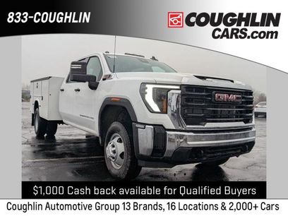 New 2025 GMC Sierra 3500 Pro w/ Convenience Package