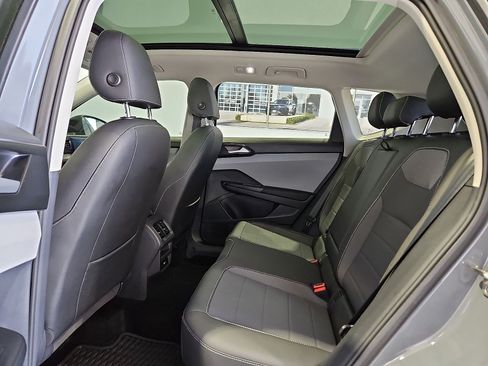 Certified 2023 Volkswagen Taos SE w/ Panoramic Sunroof Package FWD image 13