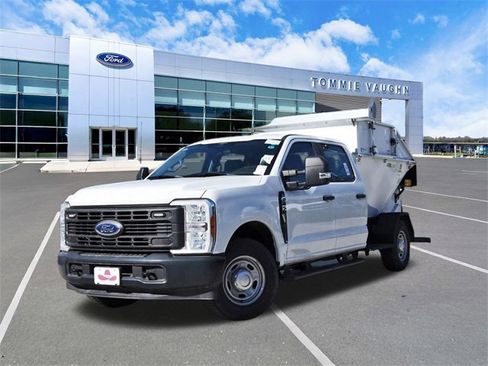 Used 2023 Ford F250 XL image 1
