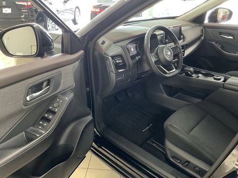 Used 2021 Nissan Rogue SV image 9