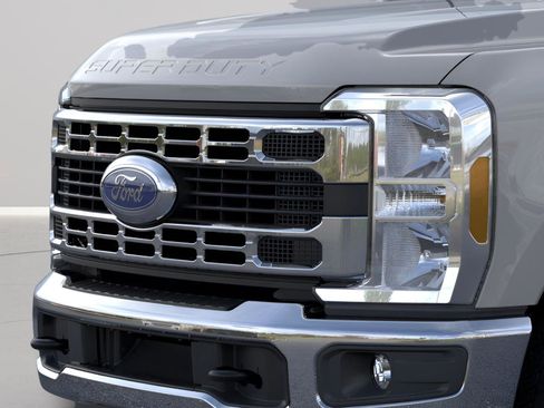 New 2026 Ford F250 XLT w/ FX4 Off-Road Package image 9