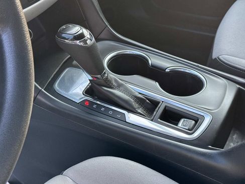 Used 2018 Chevrolet Equinox LS image 26