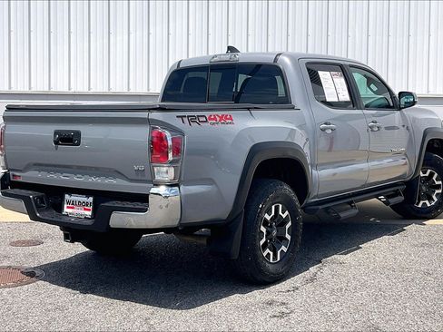 Used 2021 Toyota Tacoma TRD Off-Road AWD/4WD image 17