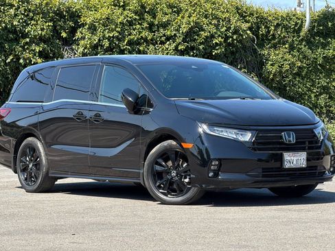 Used 2024 Honda Odyssey Sport image 2