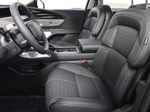 New 2026 Lincoln Nautilus Reserve image 13