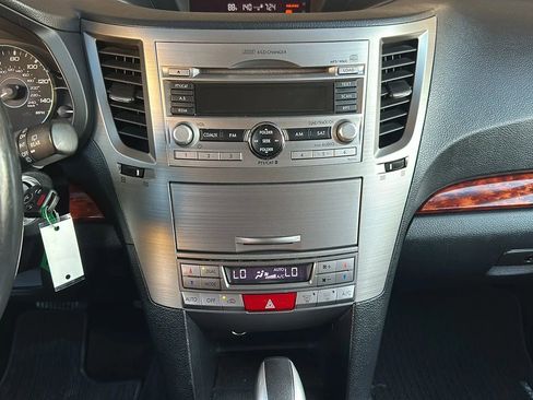 Used 2011 Subaru Outback 2.5i Limited image 23