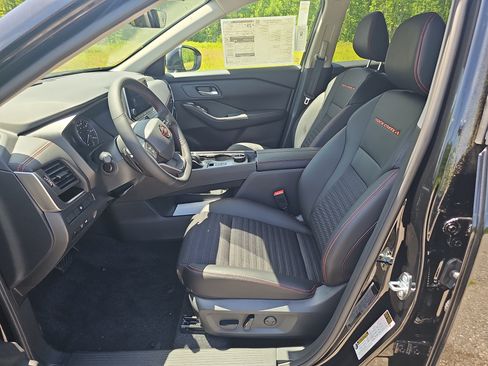 New 2026 Nissan Rogue SV AWD/4WD image 4
