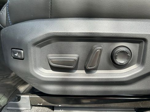 Used 2024 Toyota Tundra Platinum AWD/4WD image 17