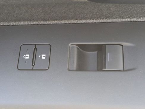 Used 2024 Toyota Tacoma SR5 w/ SR5 Upgrade Package image 32