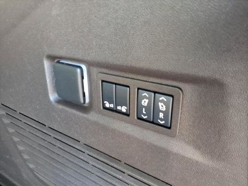 Certified 2024 GMC Yukon XL Denali image 11