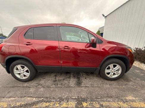 Used 2021 Chevrolet Trax LS w/ Tint and Cruise Package AWD/4WD image 3