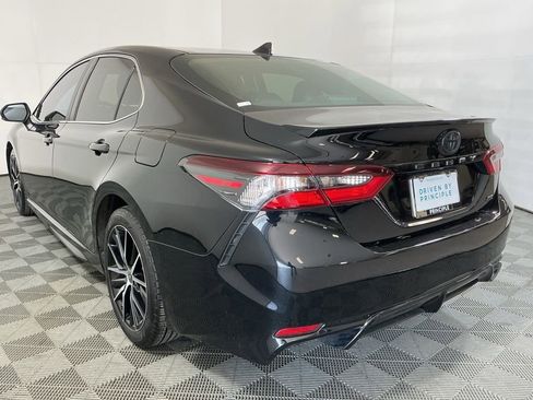 Used 2022 Toyota Camry SE image 7