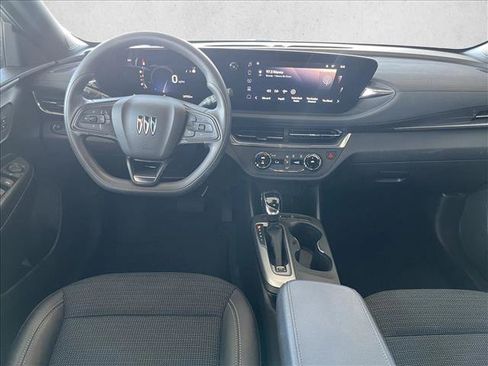 Used 2025 Buick Envista Preferred FWD image 11
