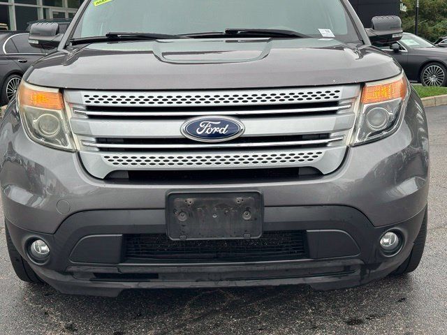 Used 2014 Ford Explorer XLT w/ Equipment Group 202A AWD/4WD image 4
