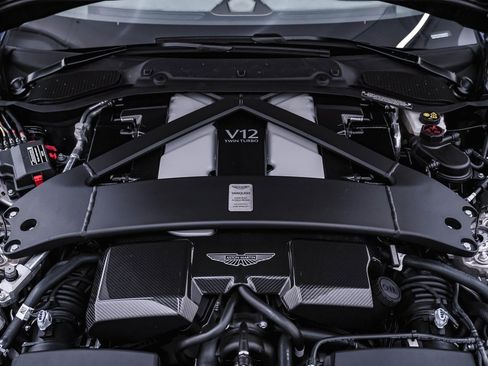 New 2025 Aston Martin Vanquish image 34